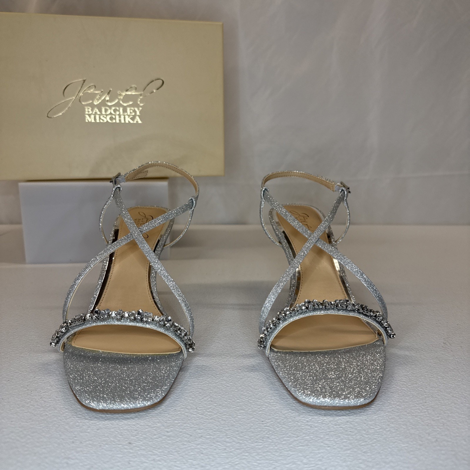 Jewel Badgley Mischka Alexis Crisscross Sandals Silver Glitter Size 9 — image 3 of 8